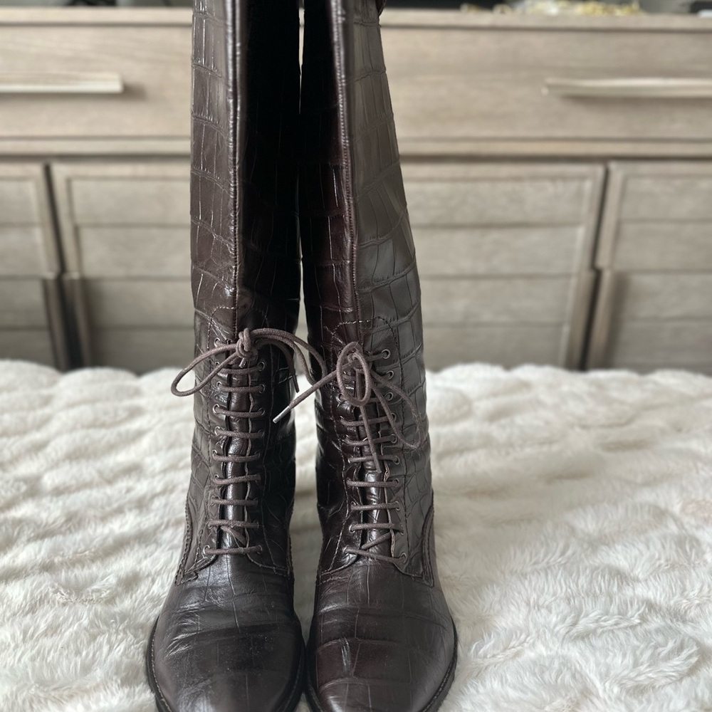Donald J Pliner Elegant Brown Lace-Up Boots